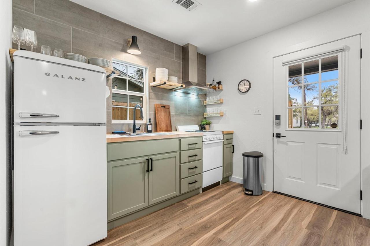 New! The Yellow Door- Downtown Wimberley W/ River Access Exteriör bild