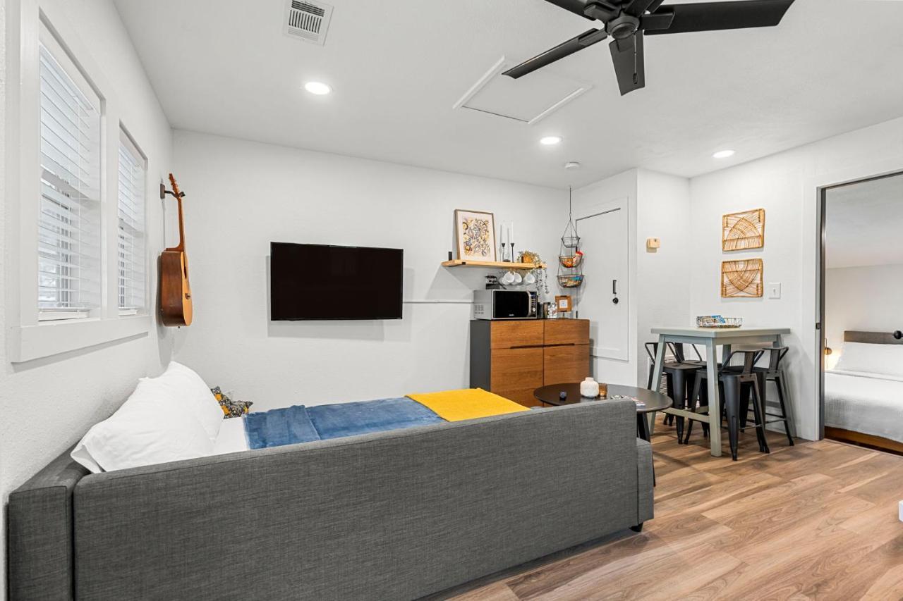 New! The Yellow Door- Downtown Wimberley W/ River Access Exteriör bild